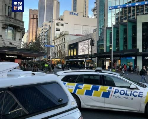 易边再战，莫拉塔头槌破门，格列兹曼点射本场双响打进个人马竞生涯第173球，追平队史射手王阿拉贡内斯，奥斯卡-罗德里格斯扳回一球，补时阶段马约拉尔点射绝平本场也是双响。